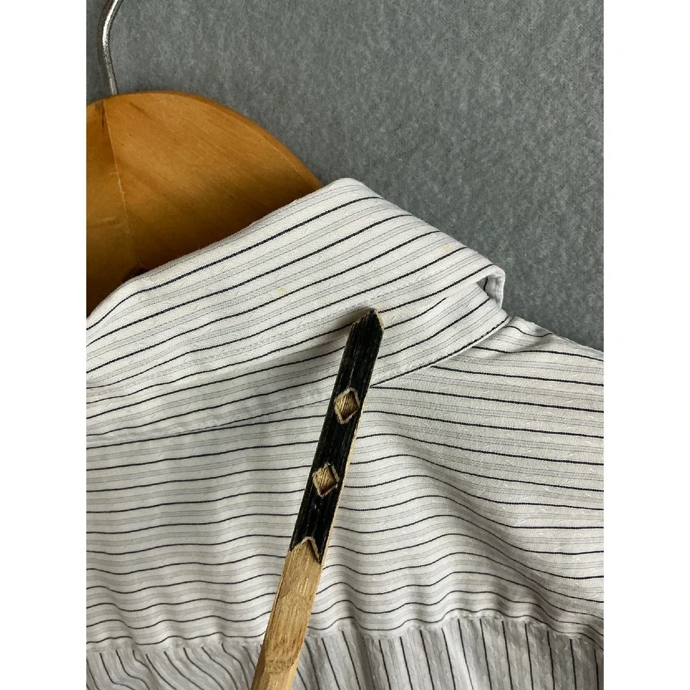 Banana Republic Button Up Men's Medium Long Sleeve Striped‎